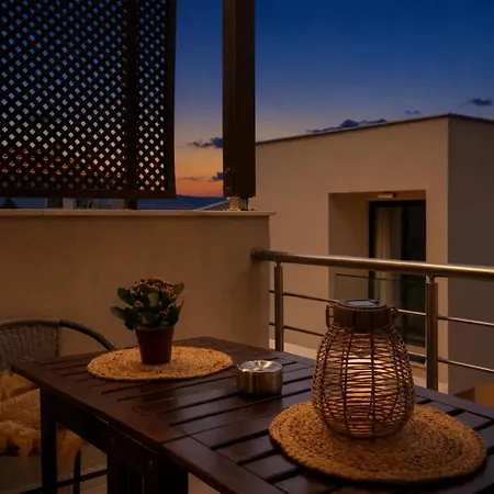 Nikolaosmare Νέα Ποτίδαια